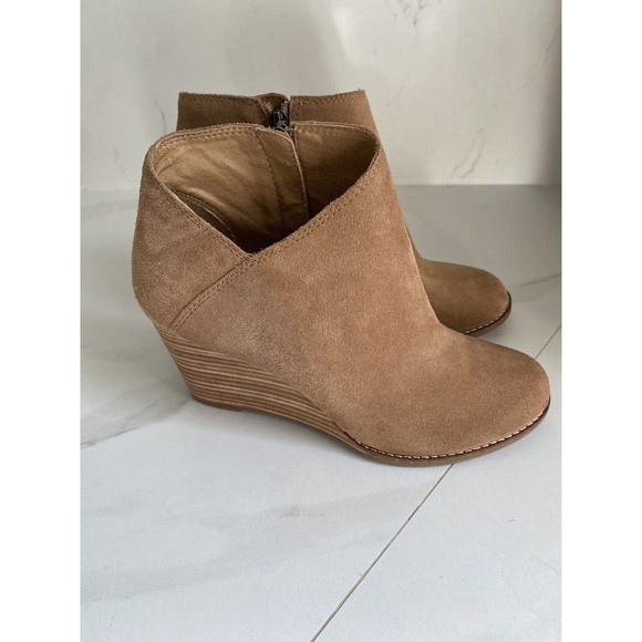 Lucky Brand Women’s size 9M Yakeena Tan Suede Leather Ankle Wedge Boots - Picture 8 of 16